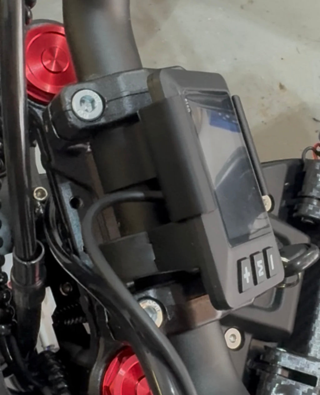 Yozma Mid-Bar Display Mount